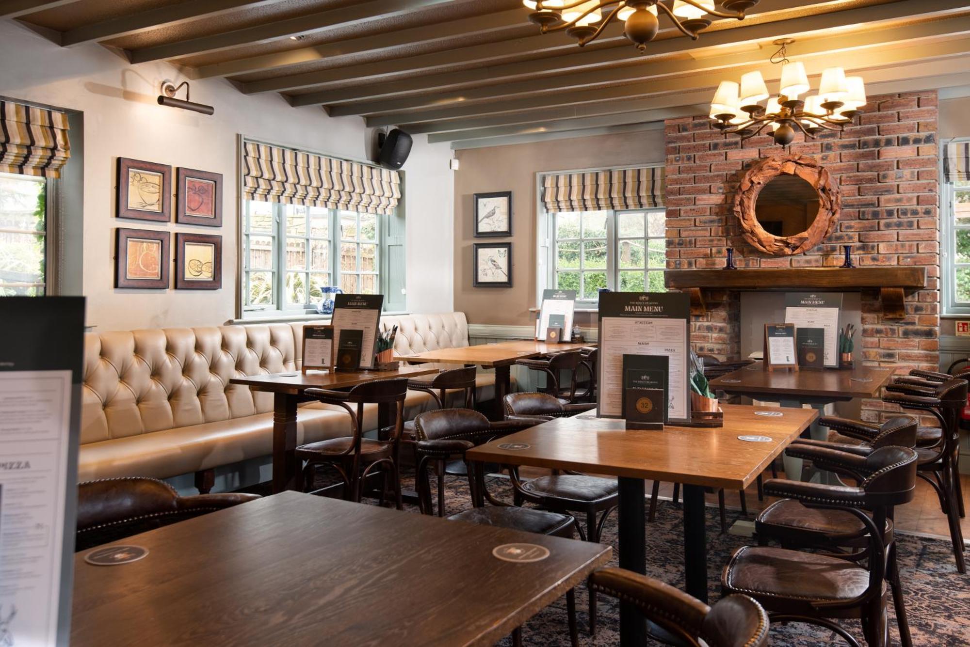 The King'S Head Inn - The Inn Collection Group 大艾顿 外观 照片